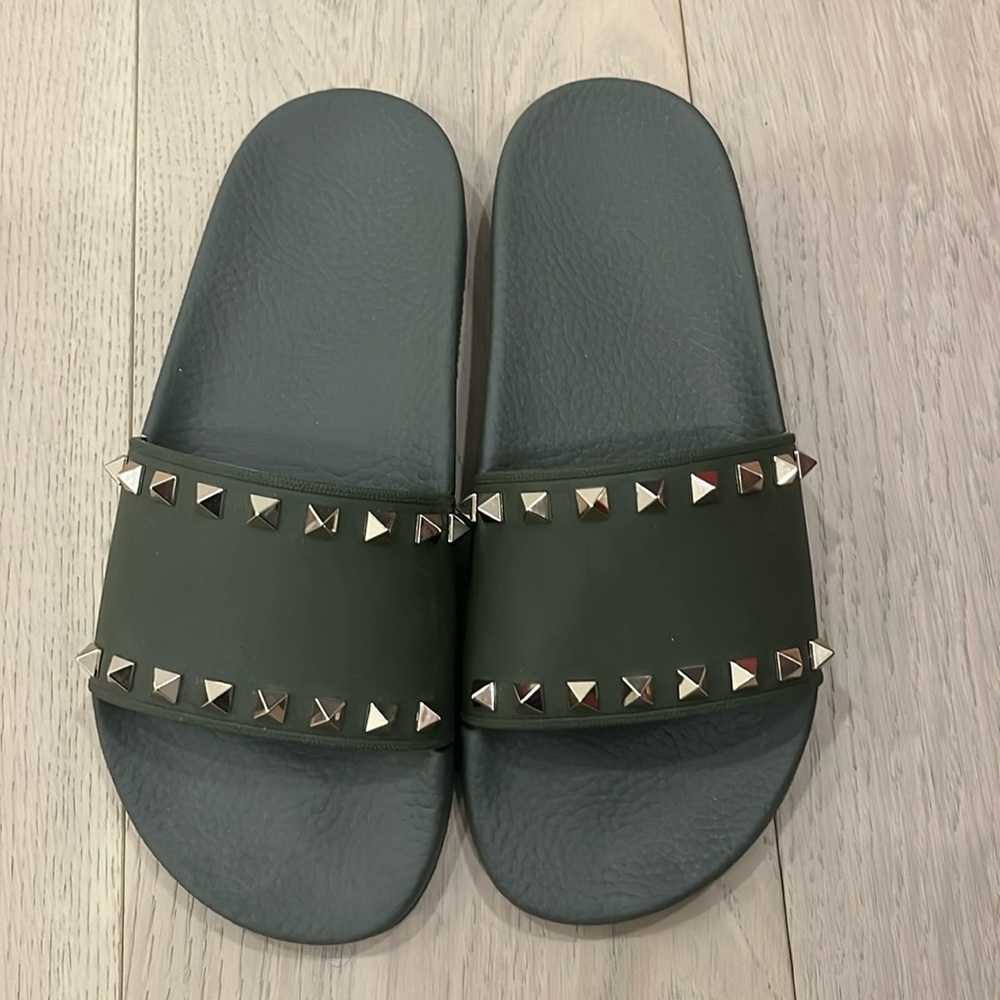 Valentino slippers army green